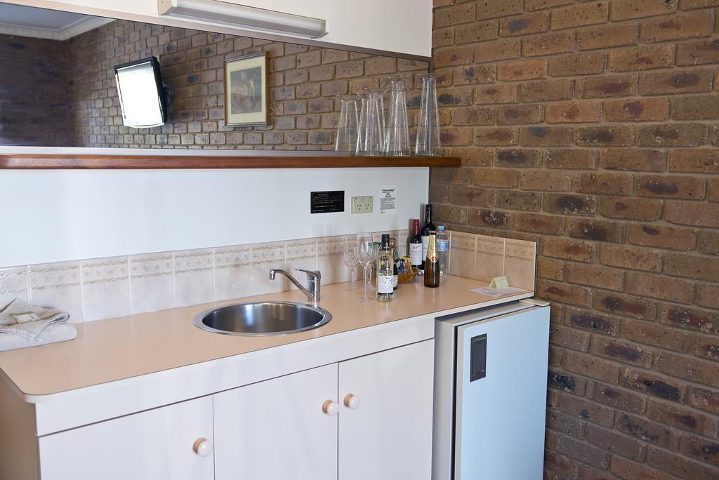 Travellers Rest Motor Inn Swan Hill Szoba fotó